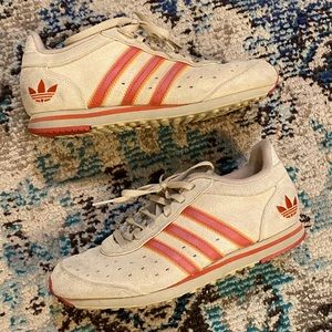 Vintage look Adidas sneakers